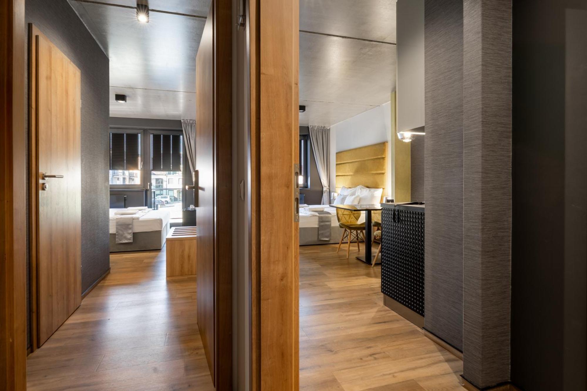 R31 Residence Sarvar Ngoại thất bức ảnh